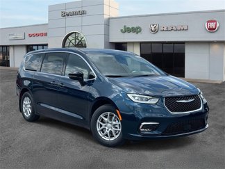 New 2025 Chrysler Pacifica Select image 1