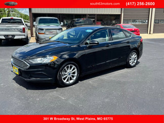 Used 2017 Ford Fusion SE w/ Fusion SE Technology Package image 1