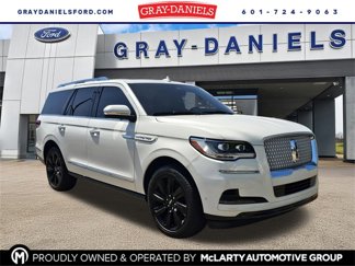 Used 2024 Lincoln Navigator Reserve image 1
