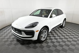 Used 2025 Porsche Macan image 1