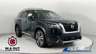 New 2025 Nissan Pathfinder Platinum image 1