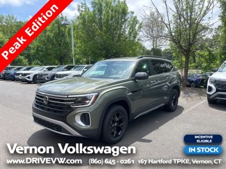 New 2025 Volkswagen Atlas Peak Edition SE image 1