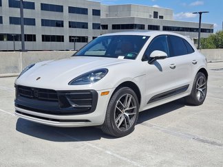 Certified 2025 Porsche Macan image 1