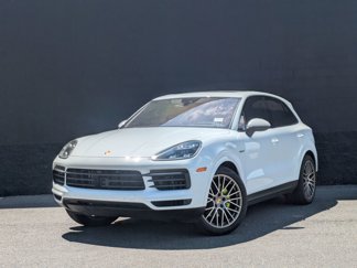 Used 2023 Porsche Cayenne Platinum Edition image 1