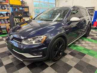 Used 2017 Volkswagen Golf Alltrack SE image 1