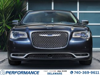 Used 2017 Chrysler 300 C image 1