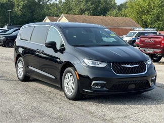 New 2026 Chrysler Pacifica Select image 1