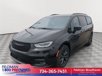 Used 2022 Chrysler Pacifica Touring-L w/ S Appearance Package image 1