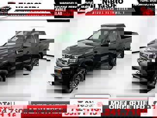 Used 2025 Nissan Frontier SV image 1