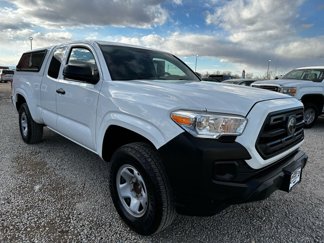 Used 2019 Toyota Tacoma SR image 1