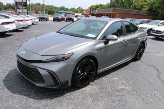 Used 2025 Toyota Camry SE image 1