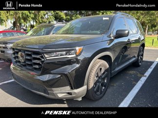 Used 2025 Honda Pilot Sport image 1