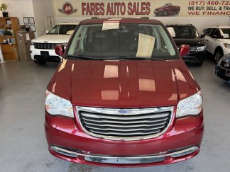 Used 2014 Chrysler Town & Country Touring image 1