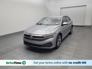 Used 2024 Volkswagen Jetta SE image 1