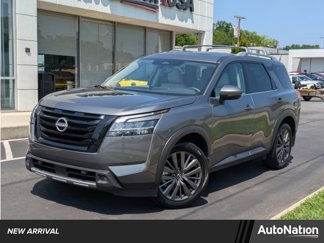 Used 2024 Nissan Pathfinder SL w/ SL Premium Package image 1