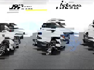 Used 2024 GMC Terrain SLT image 1