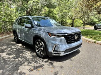 New 2025 Honda Pilot Touring image 1