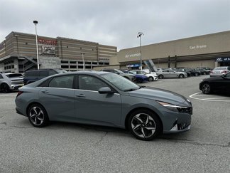 Certified 2022 Hyundai Elantra Limited image 1