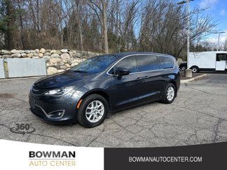 Used 2020 Chrysler Pacifica Touring image 1