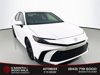 Used 2025 Toyota Camry SE image 1