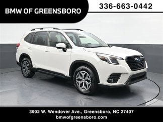 Used 2023 Subaru Forester Premium image 1