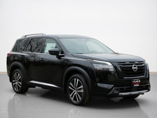 New 2025 Nissan Pathfinder Platinum w/ Black Appearance Package image 1