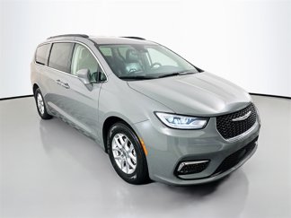 Used 2022 Chrysler Pacifica Touring-L image 1