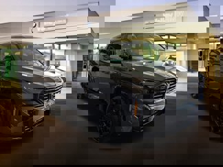 New 2025 BMW XM image 1
