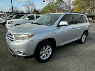 Used 2013 Toyota Highlander FWD image 1