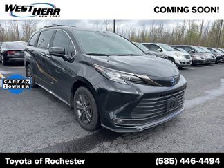 Used 2024 Toyota Sienna XLE Woodland Edition image 1