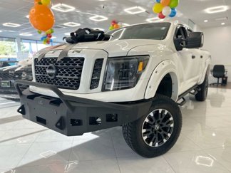 Used 2019 Nissan Titan PRO-4X image 1