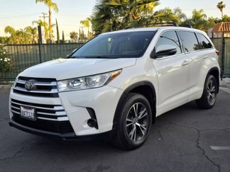 Used 2018 Toyota Highlander LE image 1
