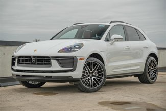 Certified 2025 Porsche Macan image 1