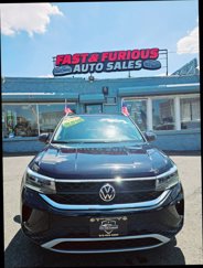 Used 2022 Volkswagen Taos SE image 1