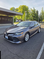 Used 2018 Toyota Camry LE image 1