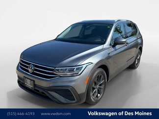 Used 2022 Volkswagen Tiguan SE w/ Panoramic Sunroof Package image 1