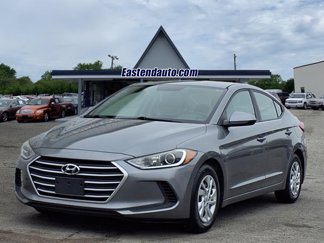 Used 2017 Hyundai Elantra SE image 1