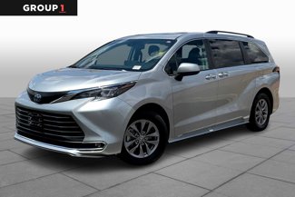 Certified 2024 Toyota Sienna XLE image 1