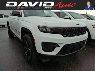 Used 2025 Jeep Grand Cherokee Altitude image 1