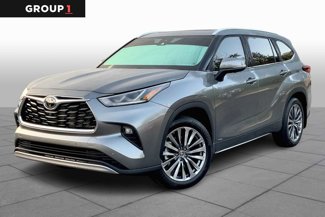 Used 2025 Toyota Highlander XLE image 1