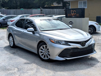 Used 2018 Toyota Camry LE image 1