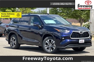 New 2025 Toyota Highlander XLE image 1