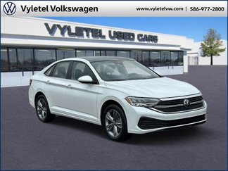 Used 2024 Volkswagen Jetta SE w/ Panoramic Sunroof Package image 1