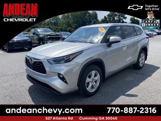 Used 2024 Toyota Highlander LE image 1