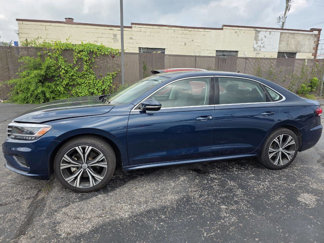 Used 2021 Volkswagen Passat 2.0T SE image 1