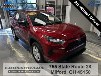 Used 2021 Toyota RAV4 LE image 1