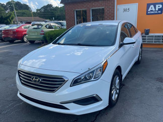 Used 2017 Hyundai Sonata SE image 1