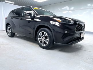 Certified 2022 Toyota Highlander XLE image 1