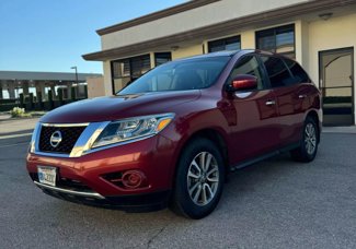 Used 2014 Nissan Pathfinder S image 1