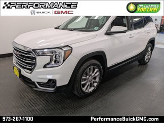 Used 2022 GMC Terrain SLT w/ Infotainment Package II image 1